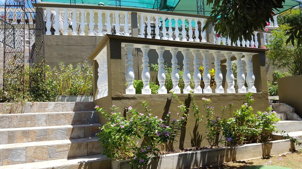 Hibiscus House Seychelles Self Catering Leilighet Victoria Eksteriør bilde