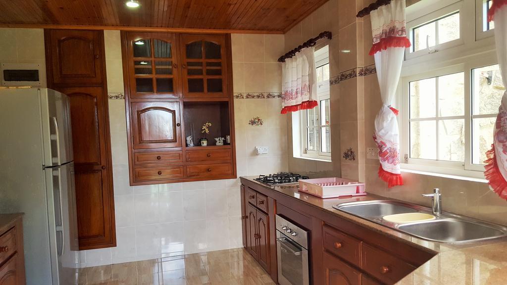 Hibiscus House Seychelles Self Catering Leilighet Victoria Eksteriør bilde