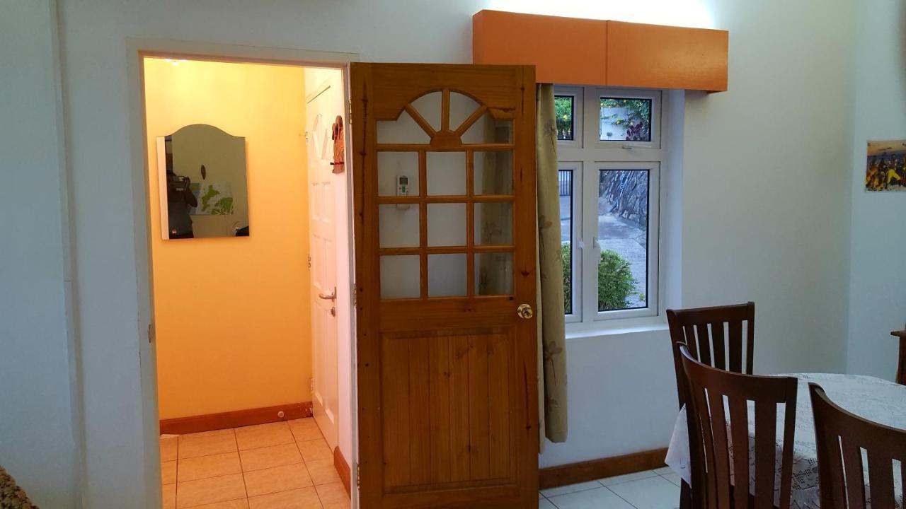 Hibiscus House Seychelles Self Catering Leilighet Victoria Eksteriør bilde