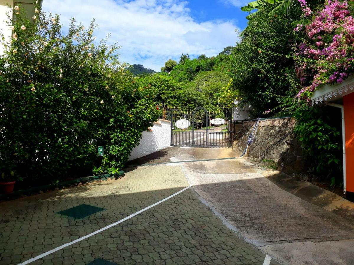 Hibiscus House Seychelles Self Catering Leilighet Victoria Eksteriør bilde